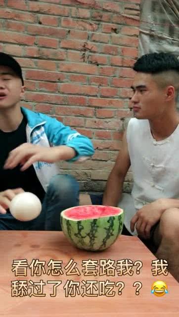 吃瓜娱乐搞笑视频,笑出腹肌的瞬间  第2张