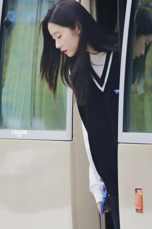 娱乐吃瓜酱 女大学生,娱乐吃瓜酱的甜蜜诱惑  第2张